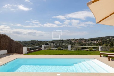 4 bedrooms villa for sale in Sant Pol de Mar, Barcelona, Catalonia, Spain № 7117 - photo 3