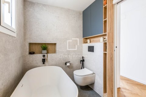 Ático de 1 dormitorio en venta en Barcelona, Cataluña, Spain № 7250 - foto 4