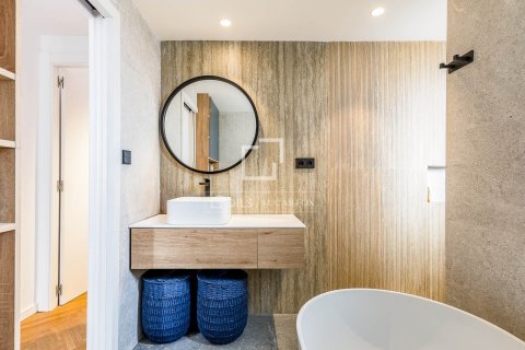 Ático de 1 dormitorio en venta en Barcelona, Cataluña, Spain № 7250 - foto 6