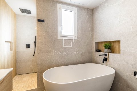Ático de 1 dormitorio en venta en Barcelona, Cataluña, Spain № 7250 - foto 7