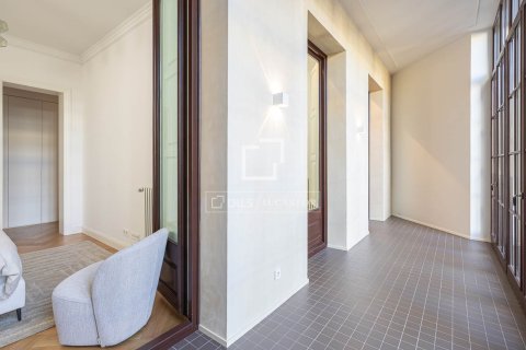 3 bedrooms apartment for rent in Barcelona, Catalonia, Spain № 7247 - photo 4