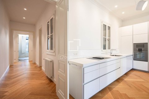 3 bedrooms apartment for rent in Barcelona, Catalonia, Spain № 7247 - photo 20