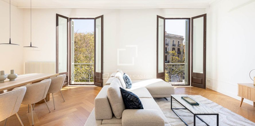 3 bedrooms apartment for rent in Barcelona, Catalonia, Spain № 7247