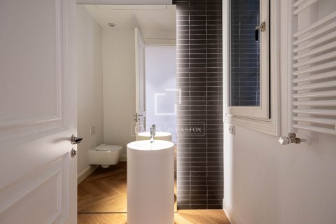 3 bedrooms apartment for rent in Barcelona, Catalonia, Spain № 7247 - photo 15