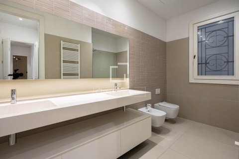 3 bedrooms apartment for rent in Barcelona, Catalonia, Spain № 7247 - photo 13