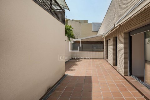 Купить квартиру в Сан-Кугат-дель-Вальес, Испания с 3 спальни, 84м², № 7249 - фото 2