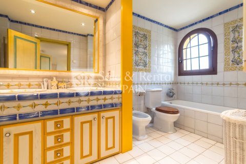 Сasa de 5 dormitorios en venta en Lloret de Mar, Gerona, Cataluña, Spain № 6769 - foto 27