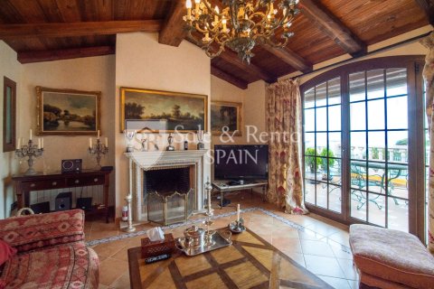 Сasa de 5 dormitorios en venta en Lloret de Mar, Gerona, Cataluña, Spain № 6769 - foto 8