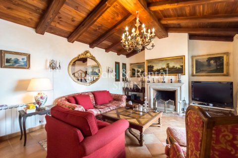 Сasa de 5 dormitorios en venta en Lloret de Mar, Gerona, Cataluña, Spain № 6769 - foto 9