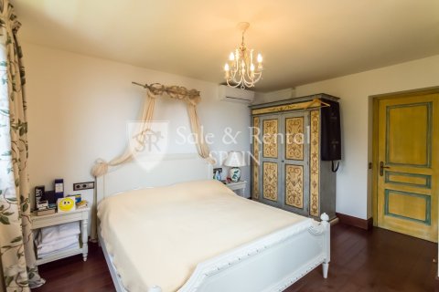 Сasa de 5 dormitorios en venta en Lloret de Mar, Gerona, Cataluña, Spain № 6769 - foto 23