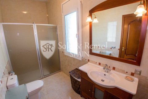 Сasa de 6 dormitorios en venta en Platja D'aro, Gerona, Cataluña, Spain № 6771 - foto 28