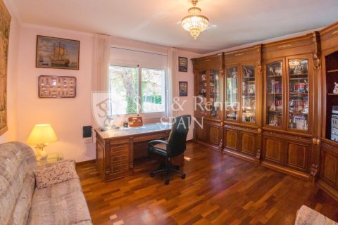 Сasa de 6 dormitorios en venta en Platja D'aro, Gerona, Cataluña, Spain № 6771 - foto 16