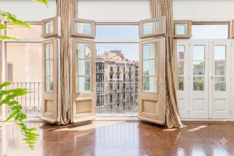 4 chambres apartment à vendre à Barcelona, Catalonia, Spain № 8534 - photo 2