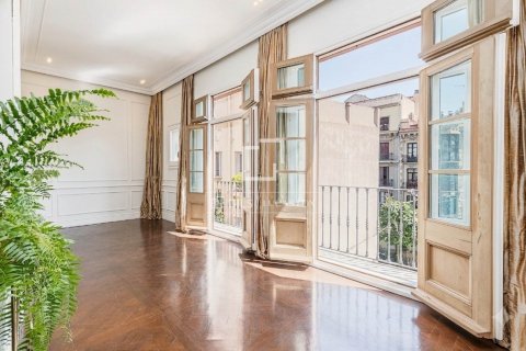 Apartamento de 4 dormitorios en venta en Barcelona, Cataluña, Spain № 8534