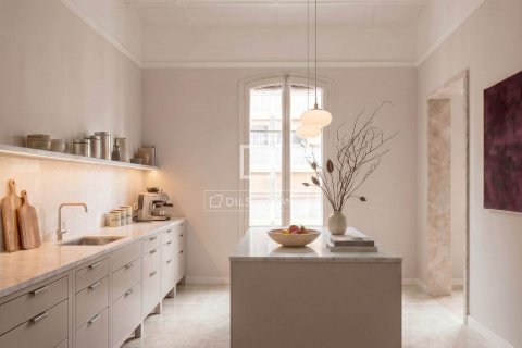 4 bedrooms apartment for sale in Barcelona, Catalonia, Spain № 8529 - photo 3