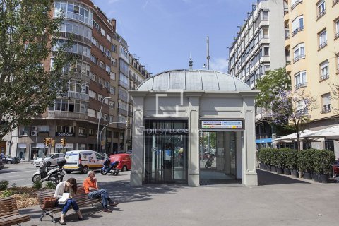 4 bedrooms apartment for sale in Barcelona, Catalonia, Spain № 8529 - photo 14