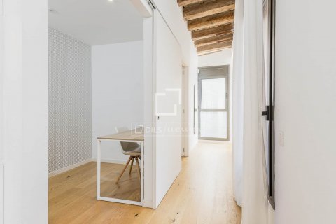 Apartamento de 2 dormitorios en venta en Barcelona, Cataluña, Spain № 8532 - foto 16