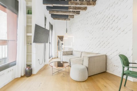 Apartamento de 2 dormitorios en venta en Barcelona, Cataluña, Spain № 8532 - foto 5