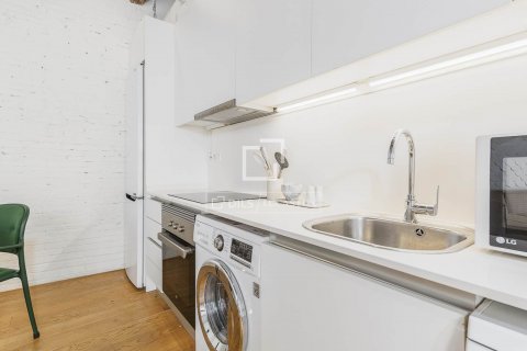Apartamento de 2 dormitorios en venta en Barcelona, Cataluña, Spain № 8532 - foto 14