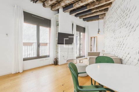 Apartamento de 2 dormitorios en venta en Barcelona, Cataluña, Spain № 8532 - foto 7