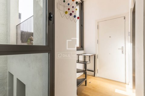 Apartamento de 2 dormitorios en venta en Barcelona, Cataluña, Spain № 8532 - foto 27