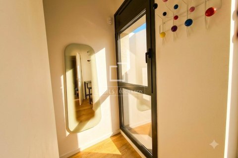 Apartamento de 2 dormitorios en venta en Barcelona, Cataluña, Spain № 8532 - foto 28