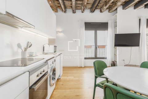 Apartamento de 2 dormitorios en venta en Barcelona, Cataluña, Spain № 8532 - foto 9