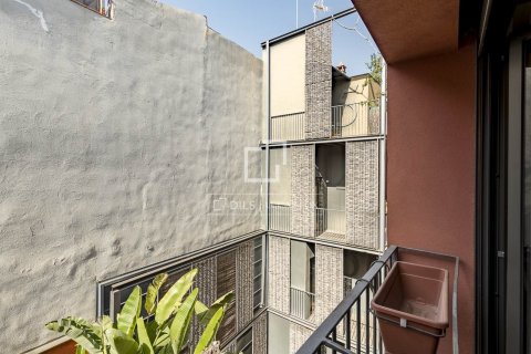 Apartamento de 2 dormitorios en venta en Barcelona, Cataluña, Spain № 8532 - foto 6