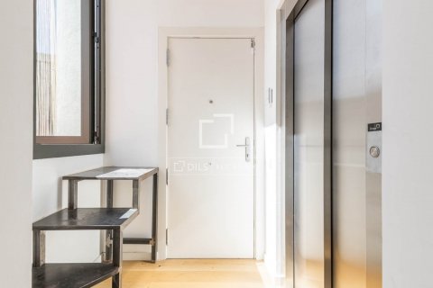 Apartamento de 2 dormitorios en venta en Barcelona, Cataluña, Spain № 8532 - foto 29