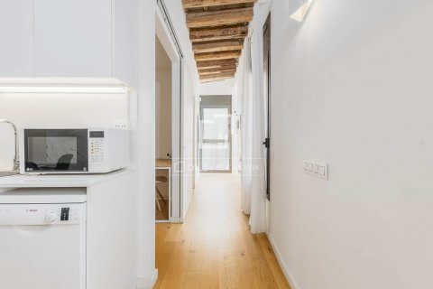 Apartamento de 2 dormitorios en venta en Barcelona, Cataluña, Spain № 8532 - foto 15
