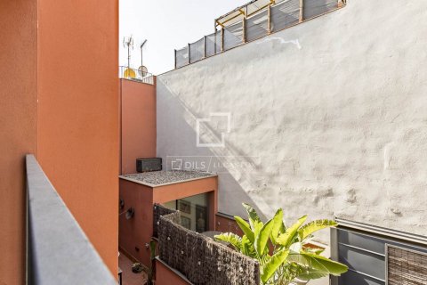 Apartamento de 2 dormitorios en venta en Barcelona, Cataluña, Spain № 8532 - foto 2