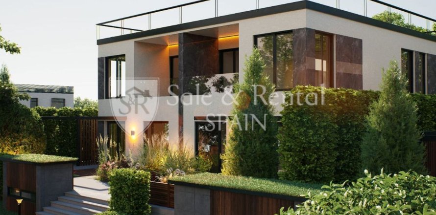 Сasa de 3 dormitorios en venta en Lloret de Mar, Gerona, Cataluña, Spain № 6667