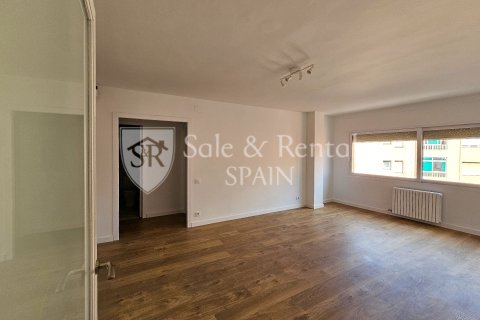 Купить квартиру в Сант-Фелиу-де-Гиксолс, Испания с 3 спальни, 90м², № 6669 - фото 3