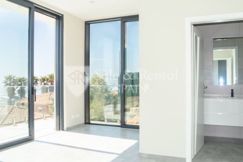 Сasa de 3 dormitorios en venta en Lloret de Mar, Gerona, Cataluña, Spain № 6666 - foto 27