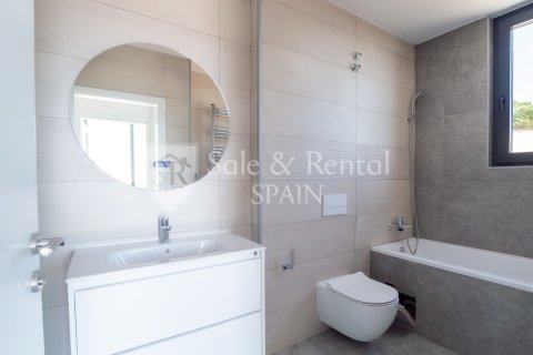 Сasa de 3 dormitorios en venta en Lloret de Mar, Gerona, Cataluña, Spain № 6666 - foto 20