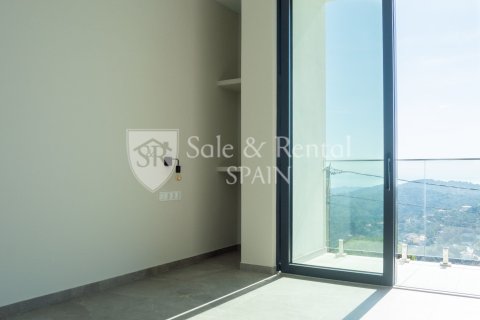 Сasa de 3 dormitorios en venta en Lloret de Mar, Gerona, Cataluña, Spain № 6666 - foto 22