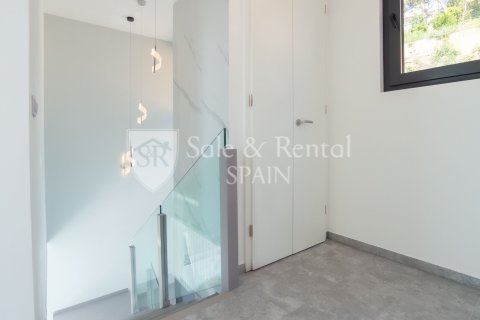 Сasa de 3 dormitorios en venta en Lloret de Mar, Gerona, Cataluña, Spain № 6666 - foto 17