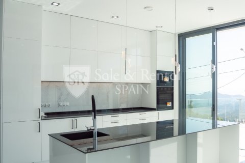 Сasa de 3 dormitorios en venta en Lloret de Mar, Gerona, Cataluña, Spain № 6666 - foto 10