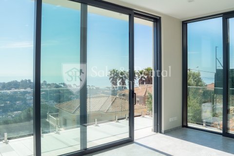 Сasa de 3 dormitorios en venta en Lloret de Mar, Gerona, Cataluña, Spain № 6666 - foto 24