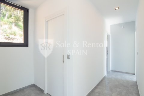 Сasa de 3 dormitorios en venta en Lloret de Mar, Gerona, Cataluña, Spain № 6666 - foto 19