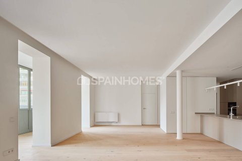 2 bedrooms apartment for sale in Barcelona, Catalonia, Spain № 1298 - photo 6