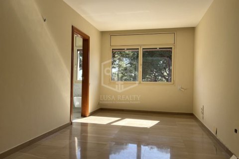 Villa de 4 dormitorios en venta en Barcelona, Cataluña, Spain № 1300 - foto 25