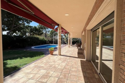 Villa de 4 dormitorios en venta en Barcelona, Cataluña, Spain № 1300 - foto 3