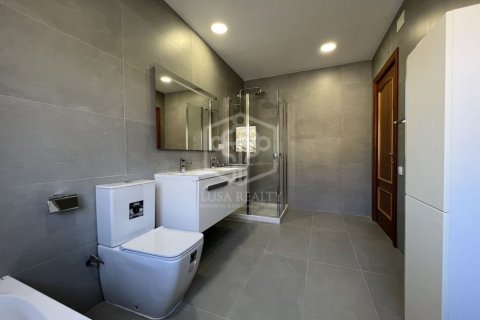 Villa de 4 dormitorios en venta en Barcelona, Cataluña, Spain № 1300 - foto 22