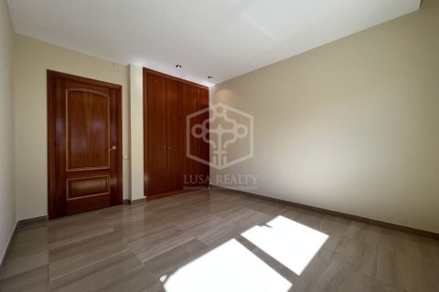 Villa de 4 dormitorios en venta en Barcelona, Cataluña, Spain № 1300 - foto 19