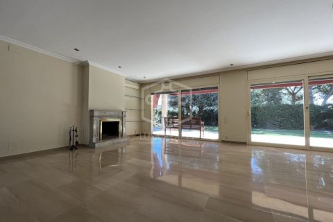 Villa de 4 dormitorios en venta en Barcelona, Cataluña, Spain № 1300 - foto 13