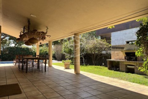 Villa de 4 dormitorios en venta en Barcelona, Cataluña, Spain № 1300 - foto 5