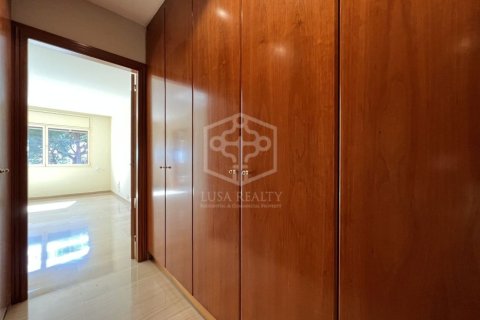 Villa de 4 dormitorios en venta en Barcelona, Cataluña, Spain № 1300 - foto 30