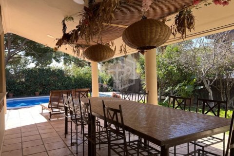 Villa de 4 dormitorios en venta en Barcelona, Cataluña, Spain № 1300 - foto 6