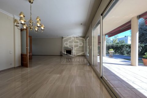 Villa de 4 dormitorios en venta en Barcelona, Cataluña, Spain № 1300 - foto 14